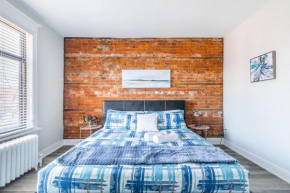 Upscale 1BR with King Bed - Boutique Apartment - PRIME Location!